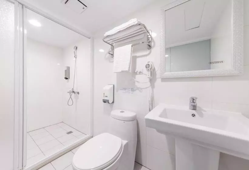 Economy Quadruple Room, Liho Hotel Tainan