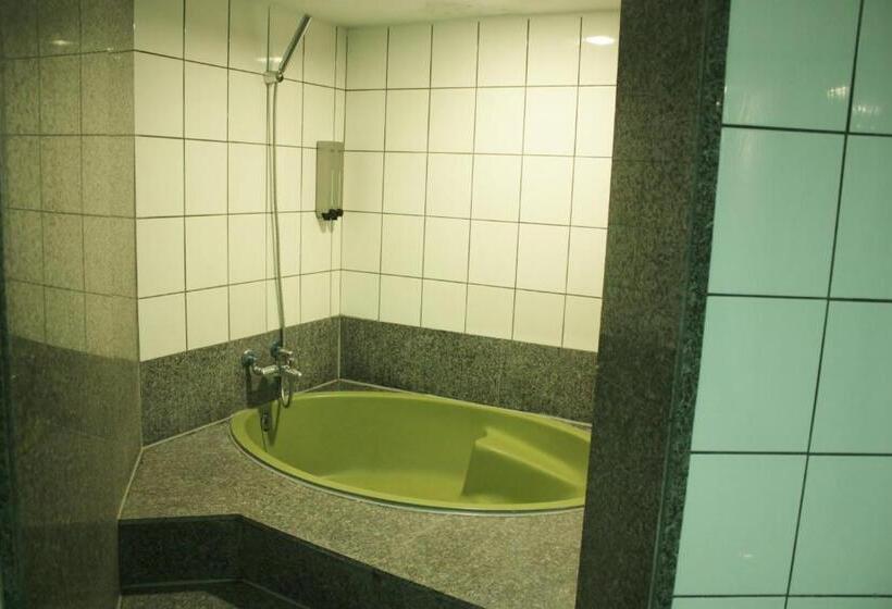 سوئیت خانواده 2 خوابه, Liho Hotel Tainan