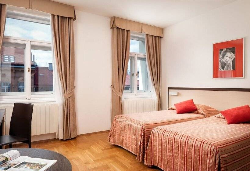 غرفة قياسية, Praga 1