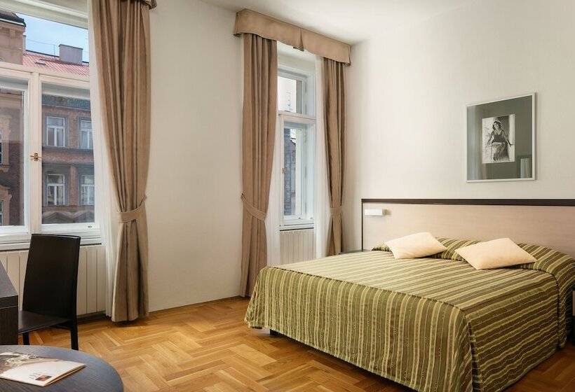 غرفة قياسية ثلاثية, Praga 1