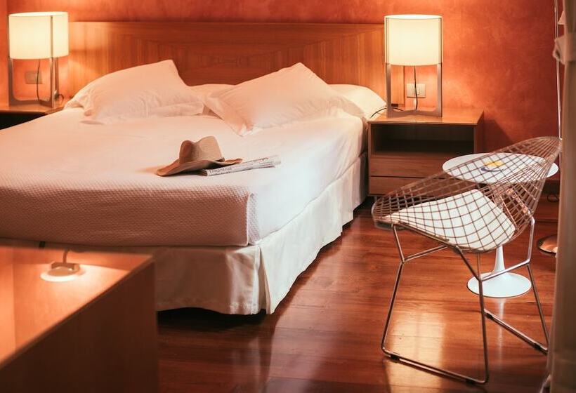 غرفة قياسية, San Roque