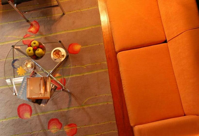 غرفة قياسية ثلاثية, San Roque