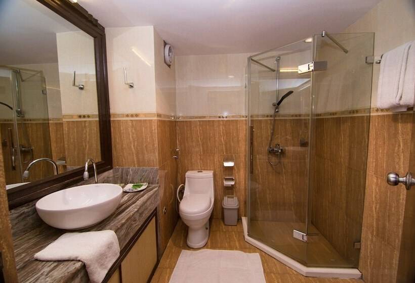 اتاق لوکس یک تخته, The Kantipur