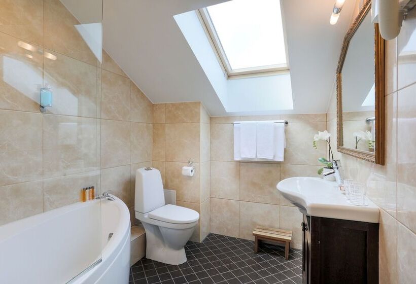 اتاق خانوادگی, The Von Stackelberg Hotel Tallinn