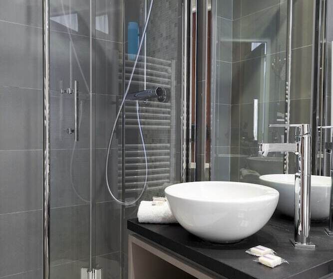 コンフォートルーム, Timhotel Tour Eiffel