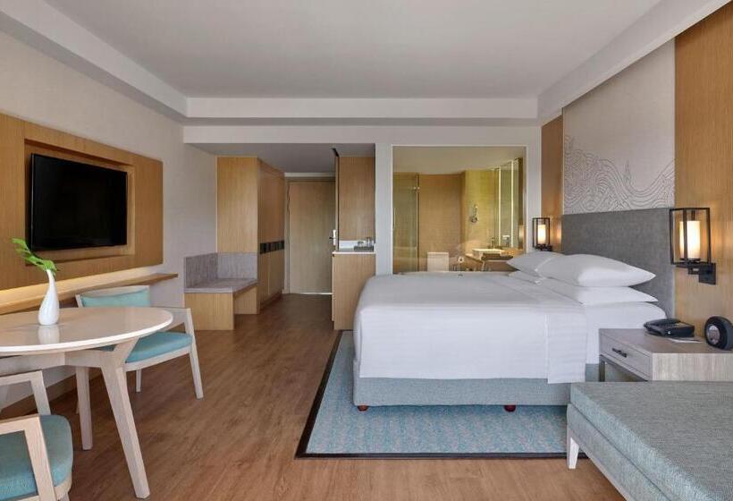 １階のスタンダードルーム, Phuket Marriott Resort & Spa Merlin Beach