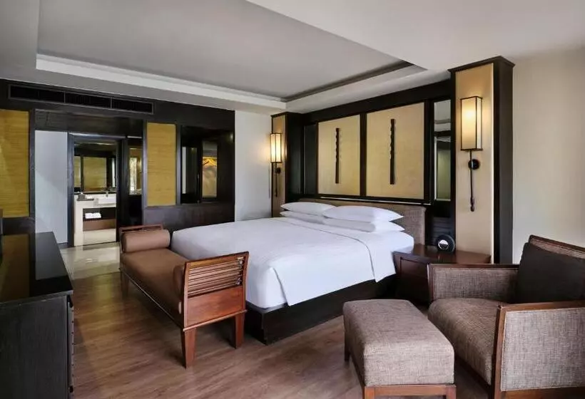 سوییت با چشم‌انداز دریا, Phuket Marriott Resort & Spa Merlin Beach