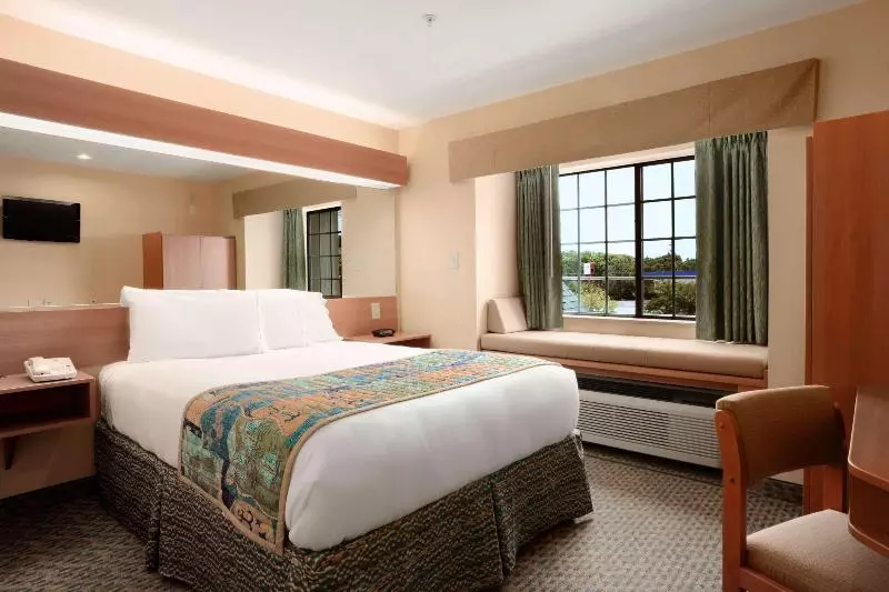 اتاق پرمیوم, Phuket Marriott Resort & Spa Merlin Beach