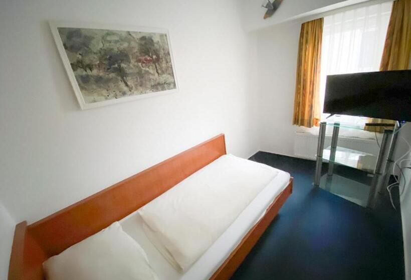 חדר סטנדרט יחיד, Am Malerwinkel