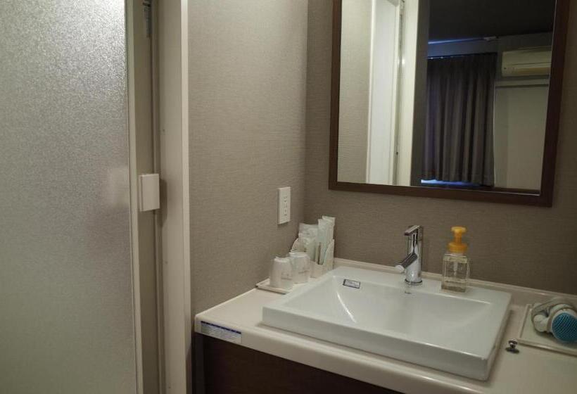 חדר דלוקס, Crane Tachibana