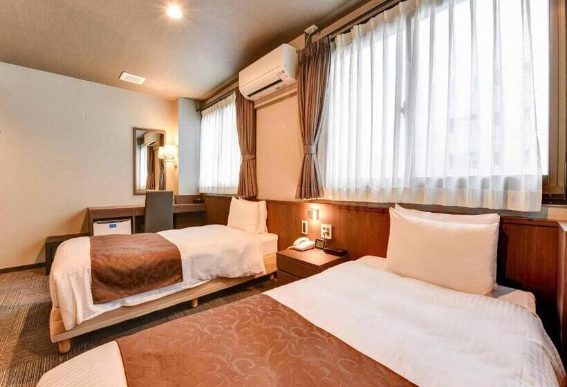 חדר דלוקס, Crane Tachibana