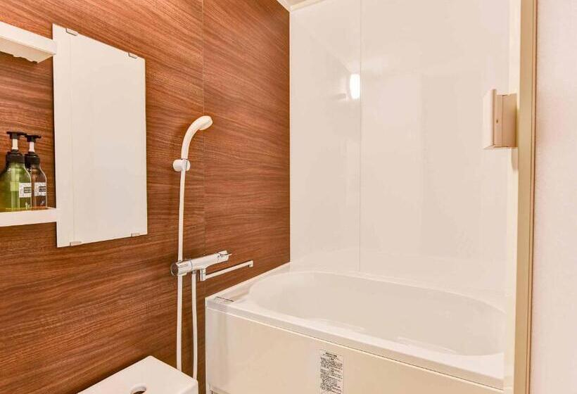 חדר סופריור יחיד, Crane Tachibana