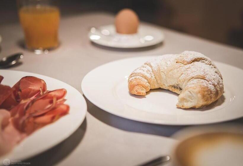 Трехместный Номер Стандарт с Балконом, Garni Hochgruber