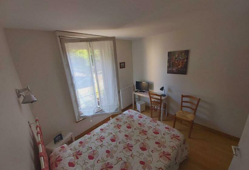 Номер Стандарт, Le Relais De La Tour