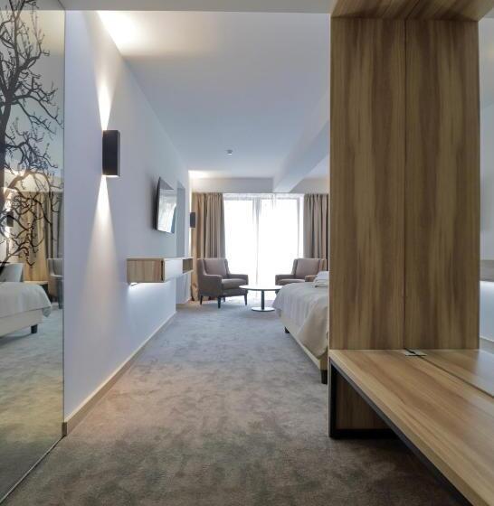 سوئیت 2 خوابه, Yaremche Club