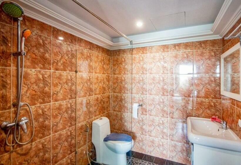 غرفة ديلوكس مطلّة علي البحر مزوَّدة بشُرفة, Akvavit Living