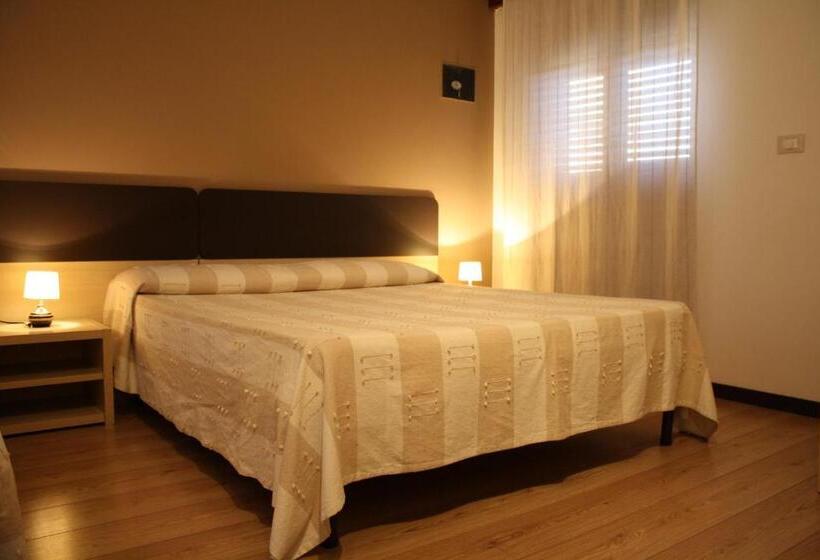 اتاق استاندارد چهار تخته, B&b 5 Sensi