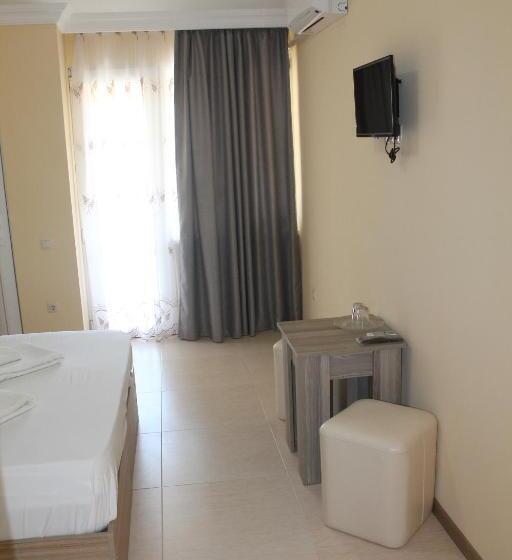 اتاق لوکس با بالکن, Okro Life