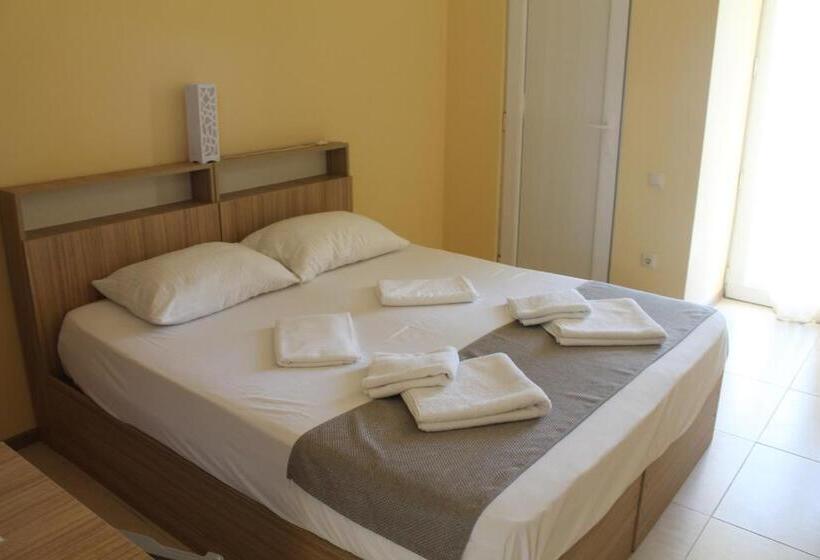 اتاق لوکس با بالکن, Okro Life