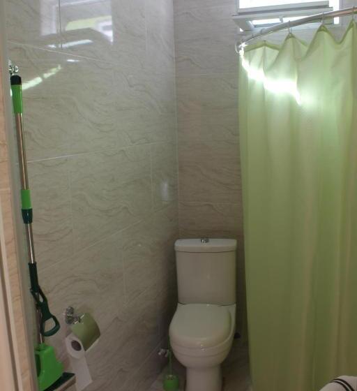 اتاق لوکس با بالکن, Okro Life