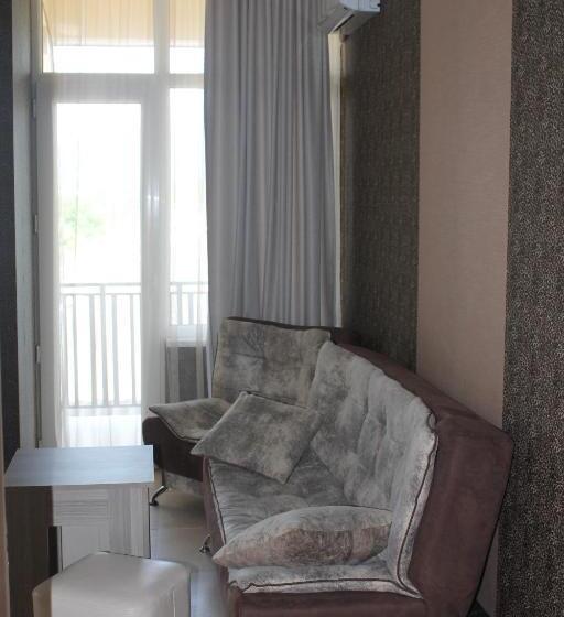 سوییت, Okro Life