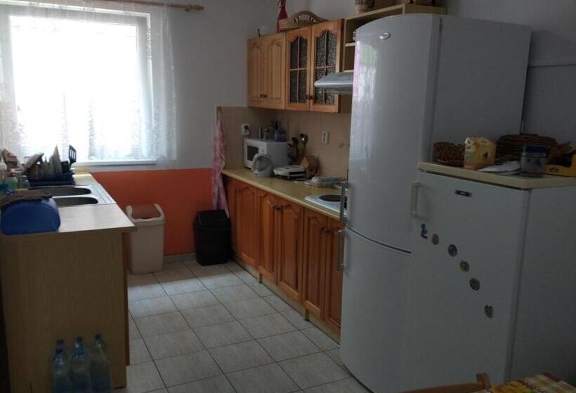 اتاق استاندارد سه نفره, Penzion Pomněnka