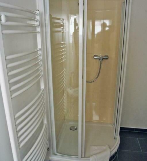 اتاق استاندارد, Ratskeller Waren