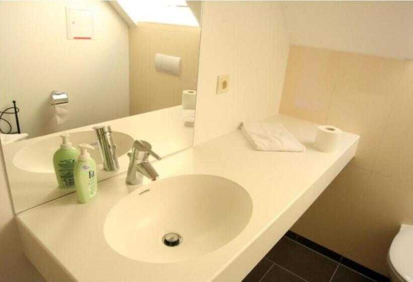 آپارتمان 1 خوابه, Ratskeller Waren