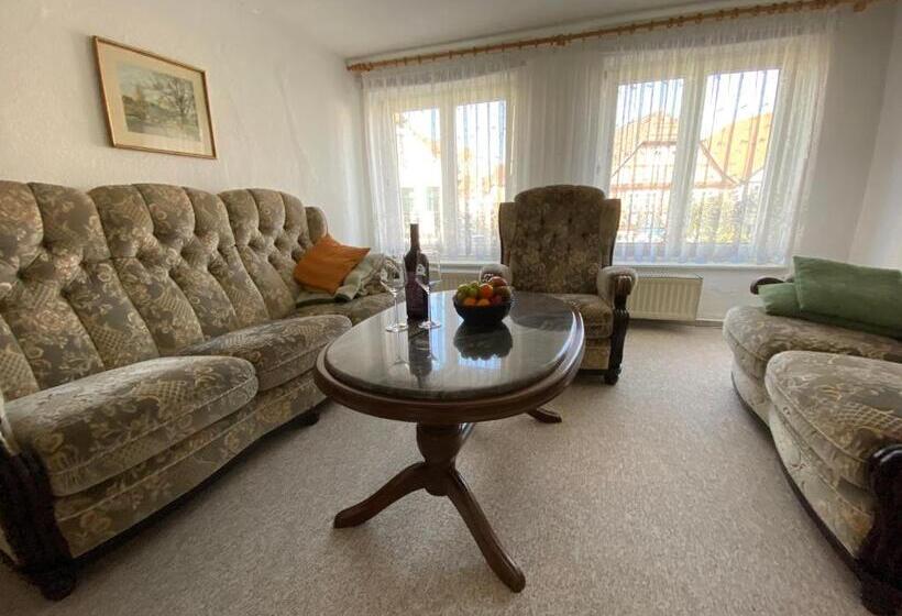 آپارتمان 1 خوابه, Ratskeller Waren