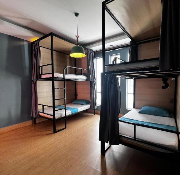 共用房间的床, The Place Hostel Siem Reap Angkor