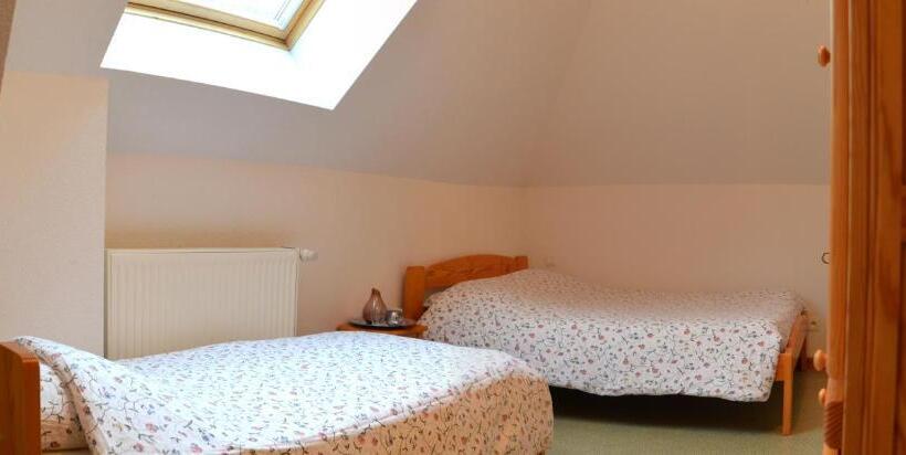 Номер Стандарт, Auberge La Cure