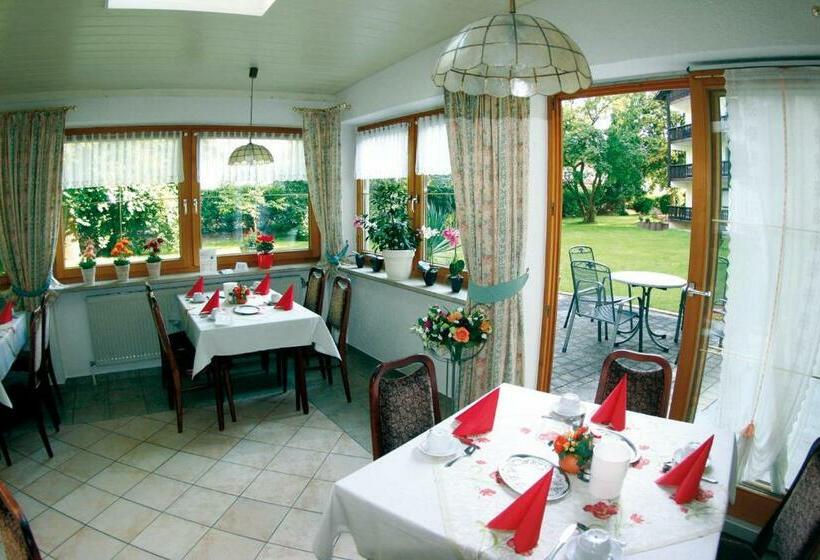 اتاق استاندارد یک نفره, Garni Hubertushof