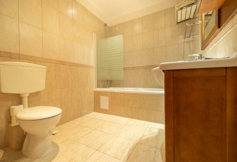 Classic-huone, Corona Villa