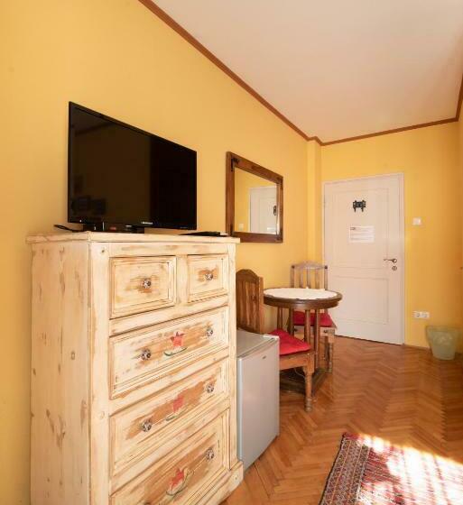 Classic-huone, Corona Villa