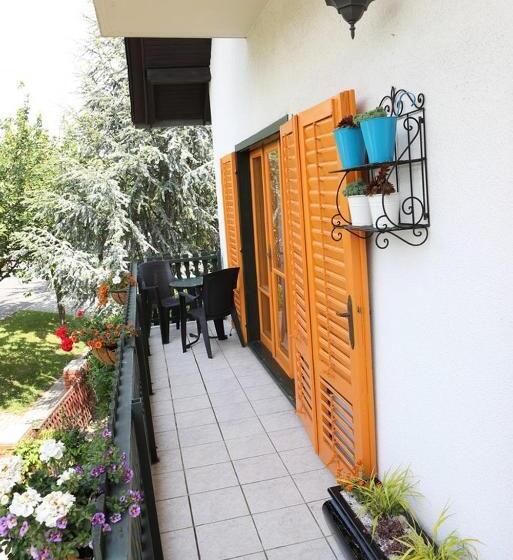 Deluxe-huone, Corona Villa