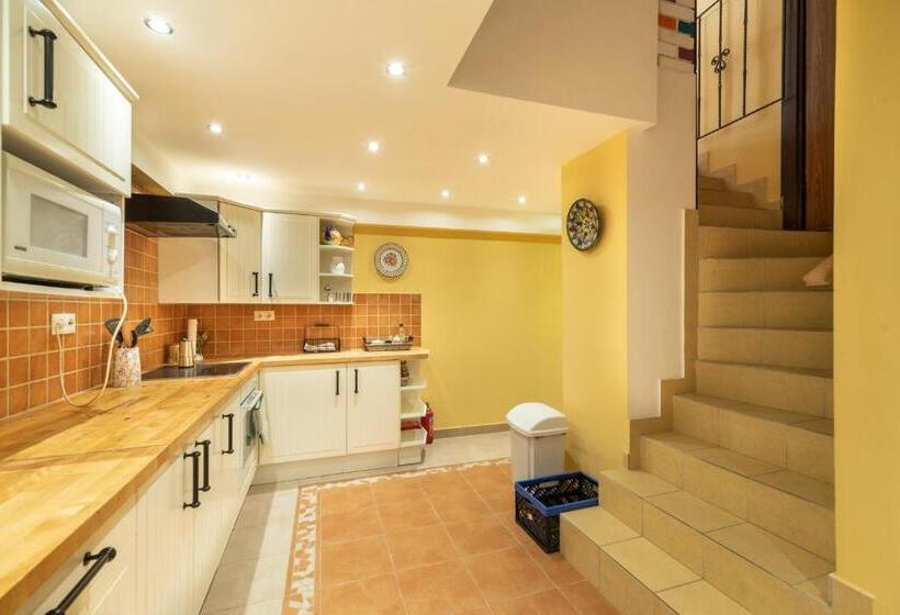 Villa 1 Makuuhuone Puutarhanäkymä, Corona Villa