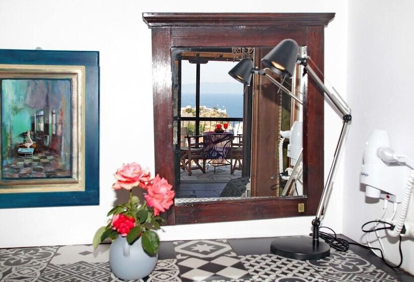 اتاق سوپریور با بالکن, Aperanto Galazio