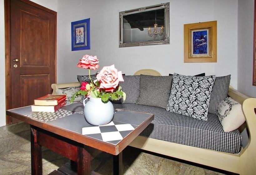 اتاق سوپریور با بالکن, Aperanto Galazio