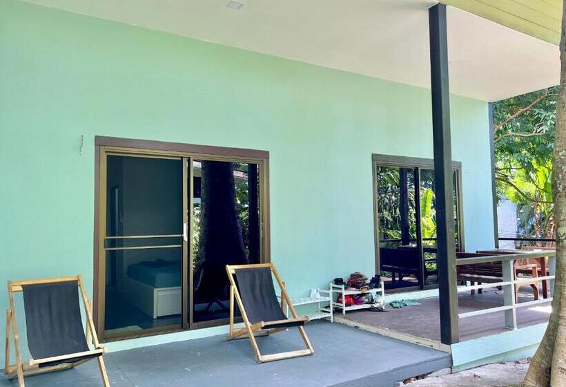 חדר סטנדרט עם מרפסת, Sleep Inn   Lonely Beach