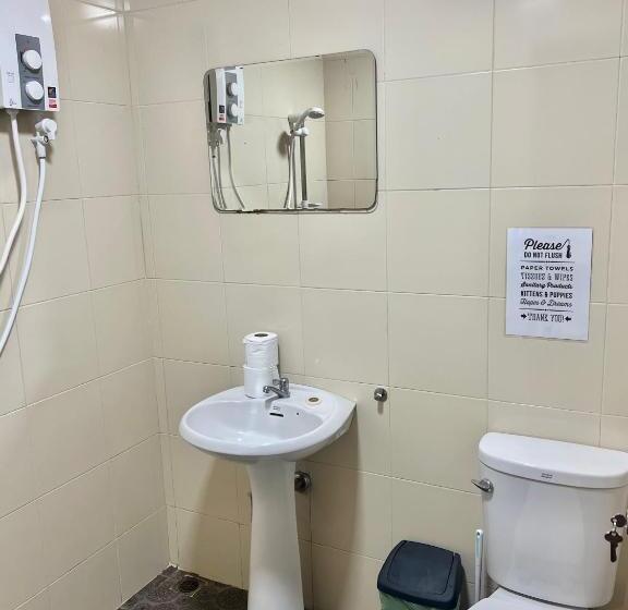 חדר דלוקס לשלושה, Sleep Inn   Lonely Beach