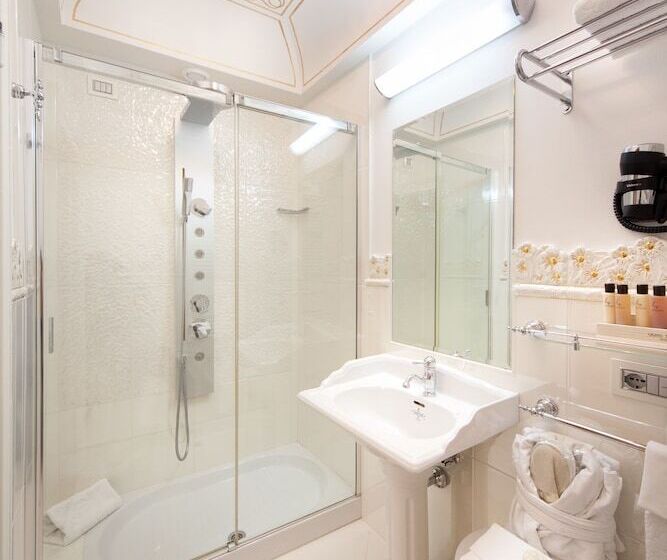 اتاق اجرایی یک تخته, Grand Hotel Rimini