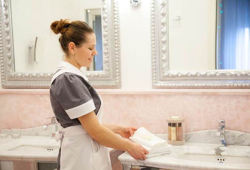 اتاق اجرایی سه نفره, Grand Hotel Rimini