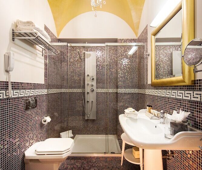 اتاق اجرایی سه نفره, Grand Hotel Rimini