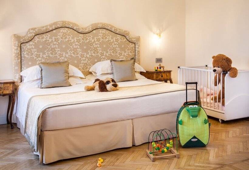 اتاق خانوادگی, Grand Hotel Rimini