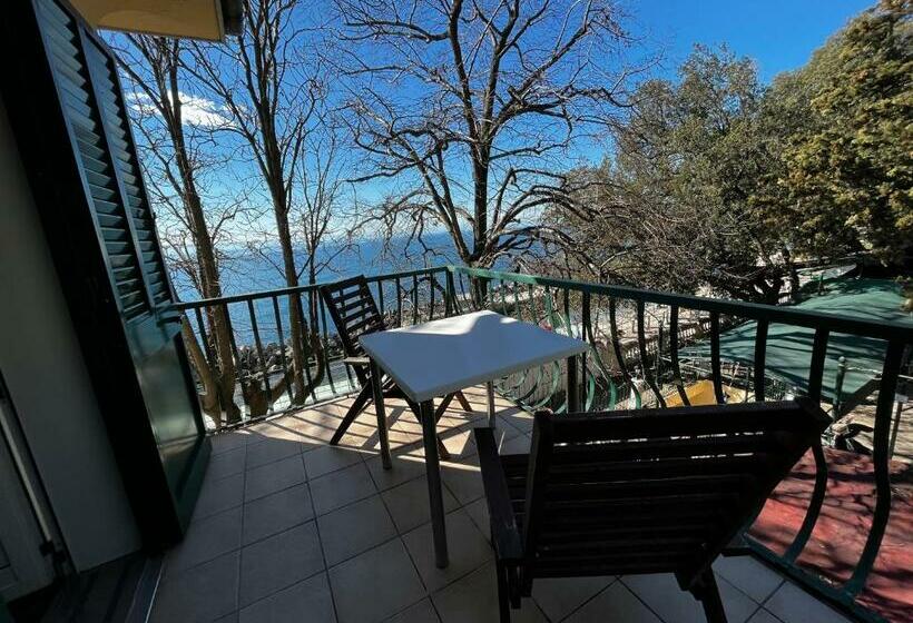 Standardzimmer mit Meerblick & Balkon, Villa Tergeste