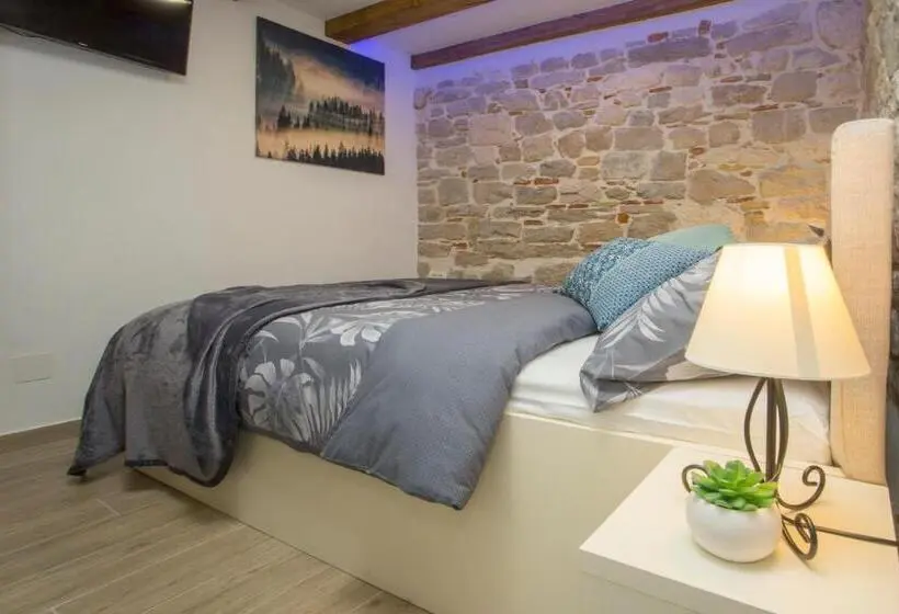 Basic-huone, Old Center Cozy Room