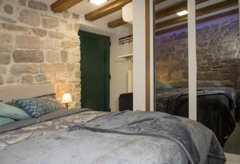 Basic-huone, Old Center Cozy Room