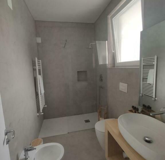 اتاق استاندارد با چشمانداز استخر, Artemisia B&b