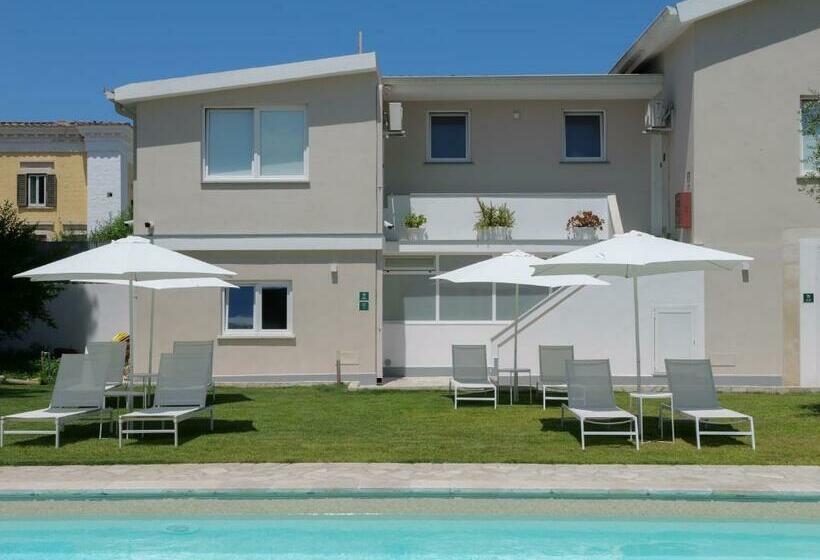 اتاق استاندارد با چشمانداز استخر, Artemisia B&b