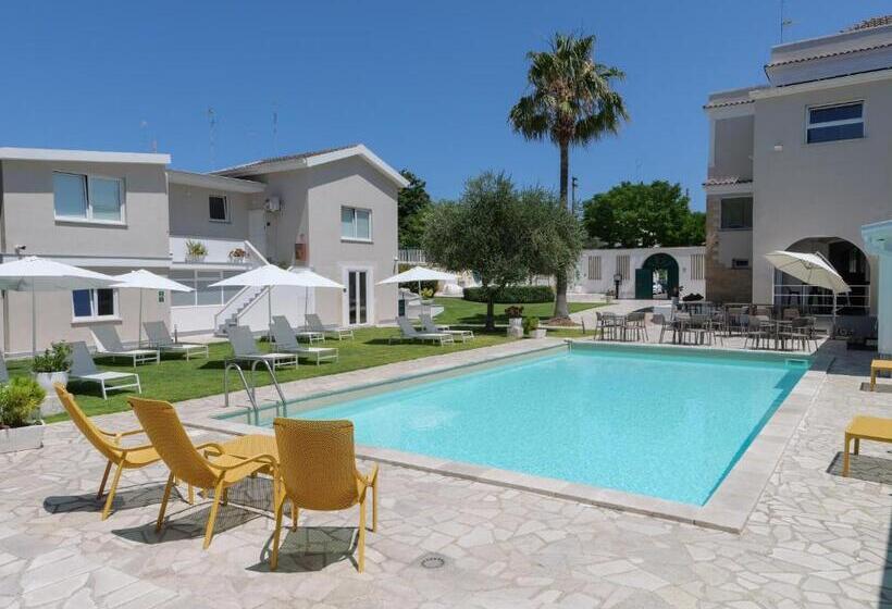 اتاق استاندارد با چشم‌انداز استخر, Artemisia B&b